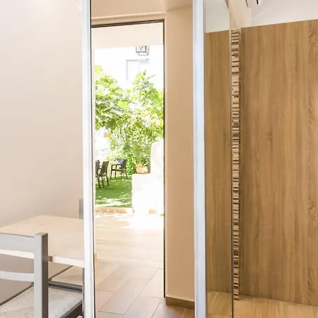 Apartment Zefyros *
